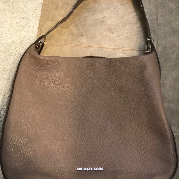 Michael Kors Raven - Picture 2 of 6